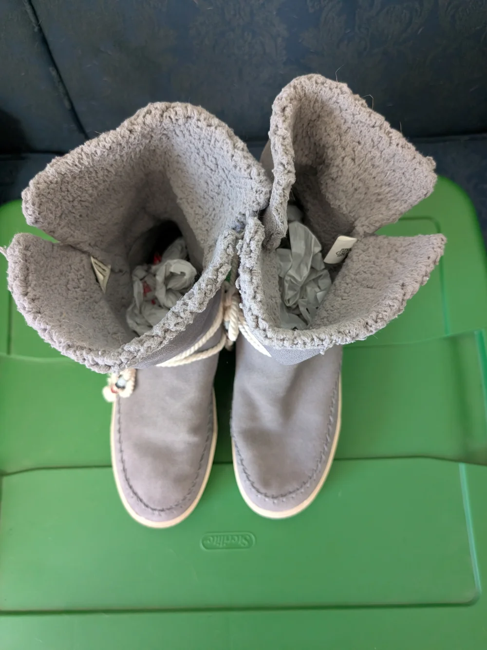 Toms Women's Fleece-Lined Gray Suede Boots